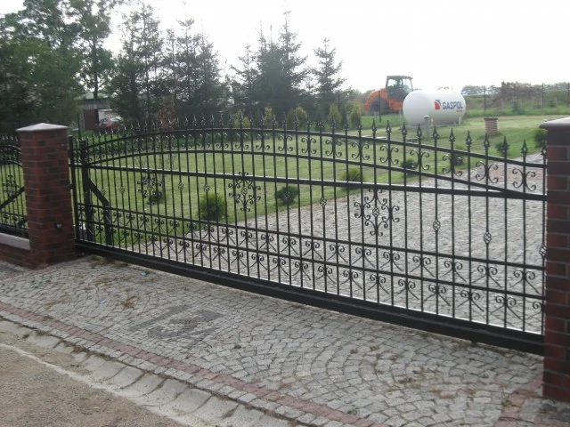 Bramy skrzydłowe, przesuwne