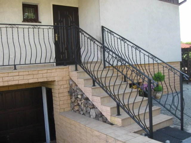 Balustrady zewnętrzne, wewnętrzne