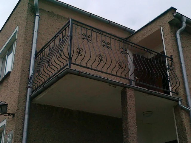 Balustrady zewnętrzne, wewnętrzne